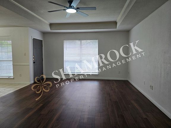 3rd image of 10317A Hyacinth Ln