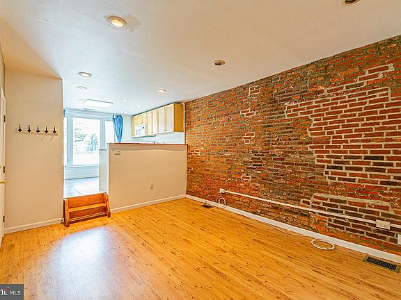5th image of 701 S Mole St #1