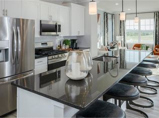 10586 Roundstone Ln, White Plains, MD 20695
