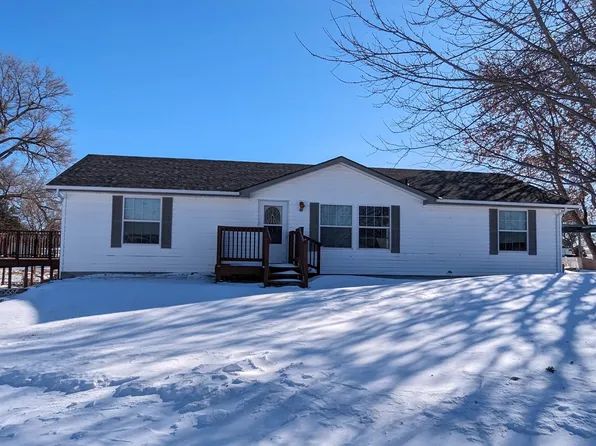 402 D St., Stapleton, NE 69163