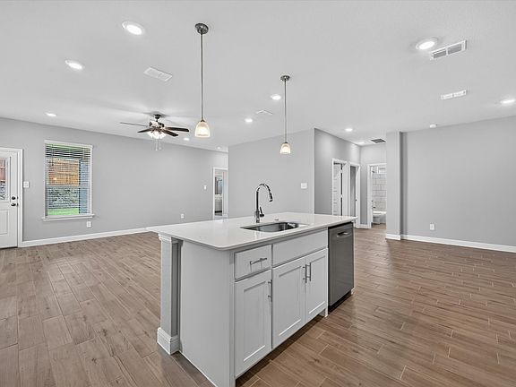 4th image of 17132 Manzanilla Dr