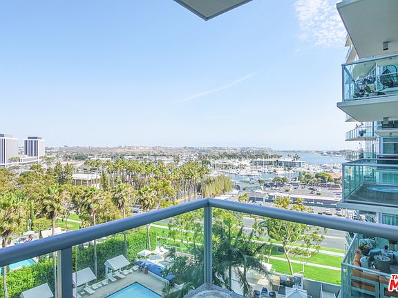 5th image of 13700 Marina Pointe Dr Unit 1030