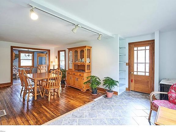 4th image of 1477 Mogadore Rd