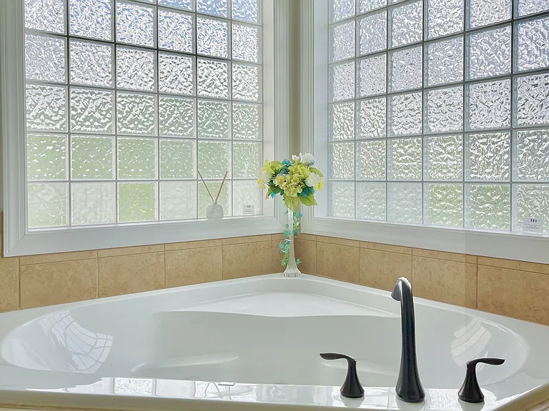 master bathroom tub
