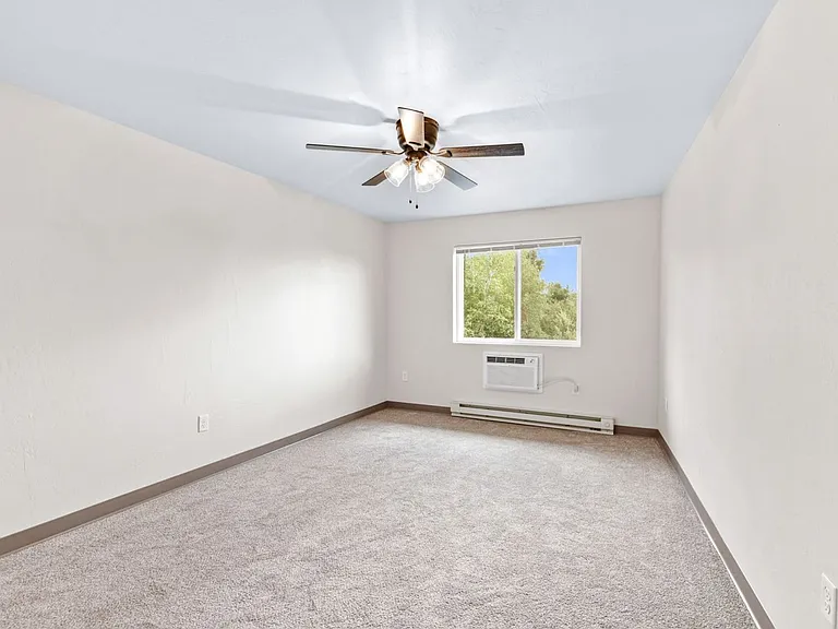 352 Deschane Ave — Photo 11