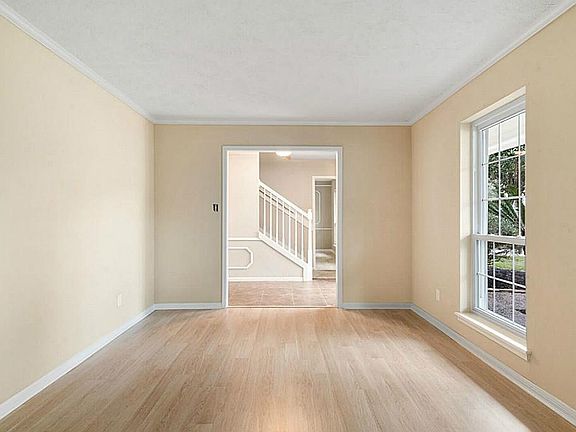 4th image of 8011 Pinehurst Trail Cir
