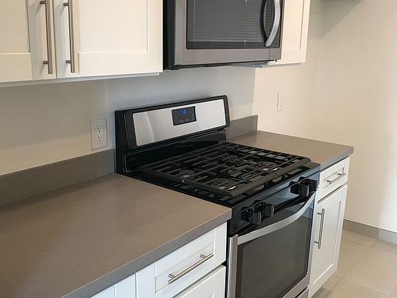 5th image of 6619 Leland Way #321