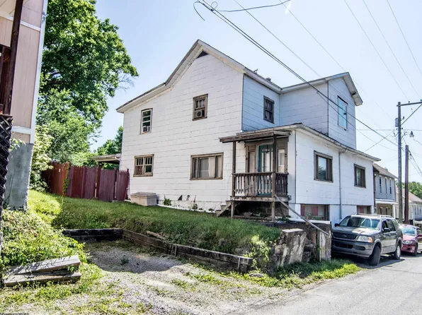 22 Freeland St, Fairmont, WV 26554