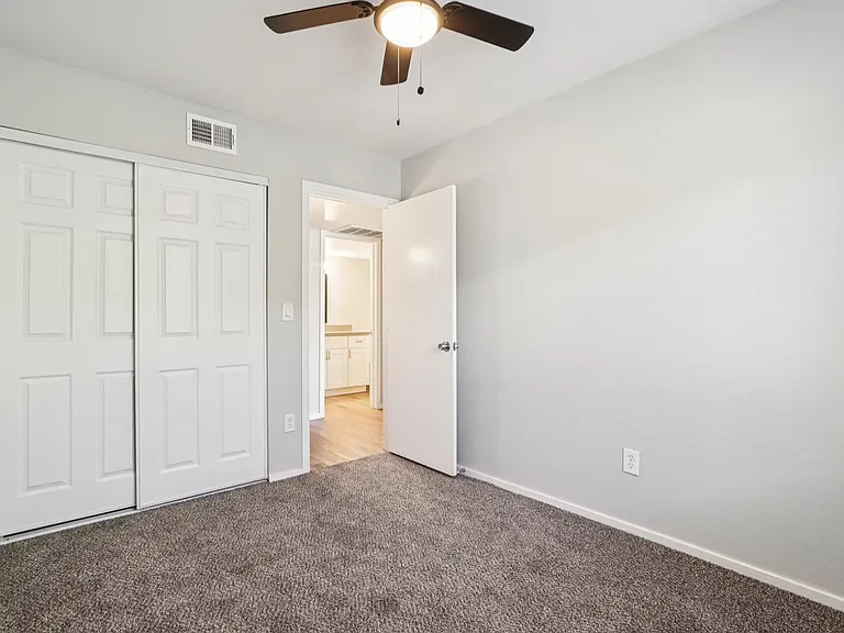 407 N Williams — Photo 21