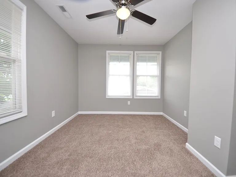 502 S Linn Ave — Photo 8