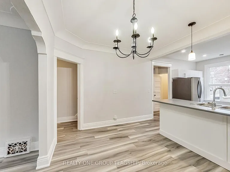 16 Huntley St — Photo 12
