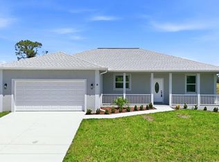 8 Bank Ct, Placida, FL 33946