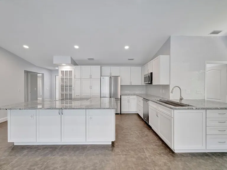 6044 Marella Dr — Photo 8