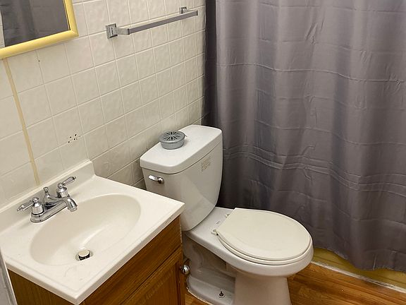 2nd image of 305 Smith St