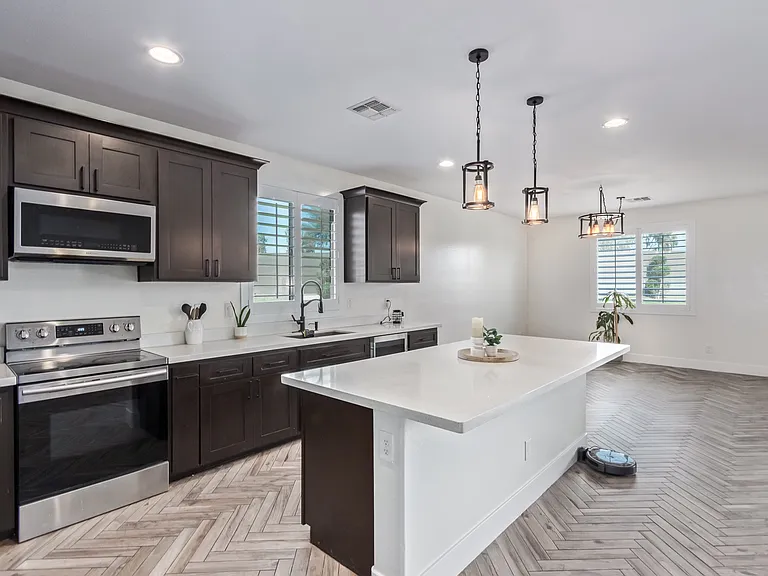 12152 W Winslow Ave — Photo 14