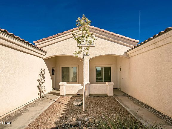 3rd image of 3661 Buena Vista Ave APT 101
