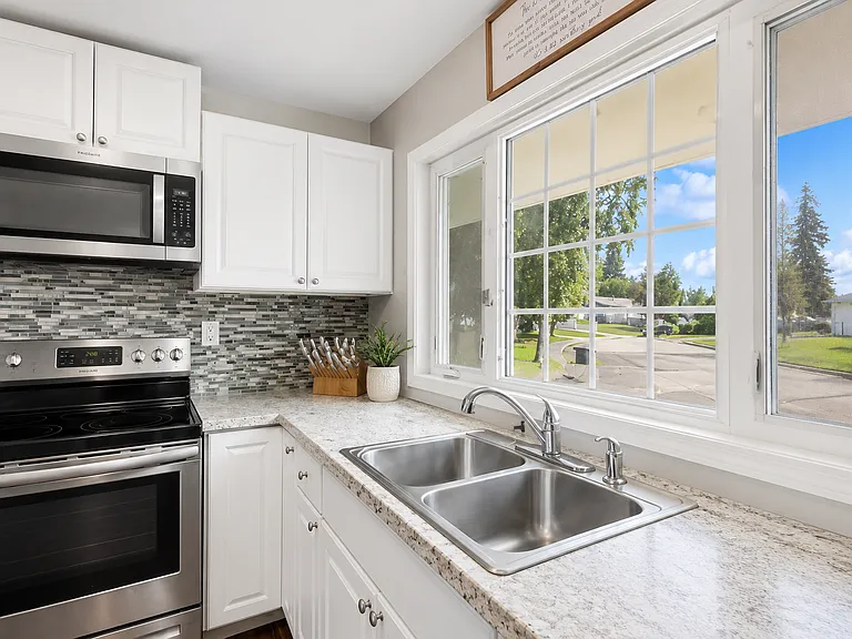 213 Bentley Dr — Photo 22