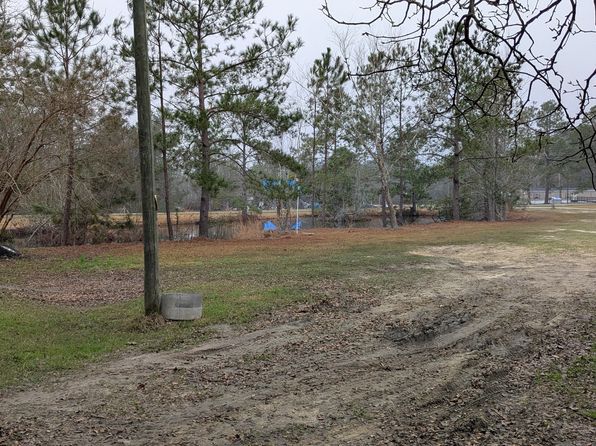 50 Barber Rd, Ray City, GA 31645