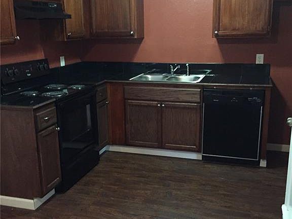 2nd image of 357 NW Newton Dr APT 2