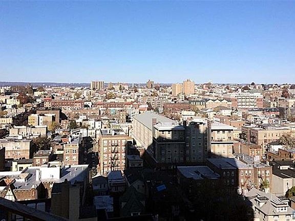 3rd image of 6040 Boulevard E APT 16M