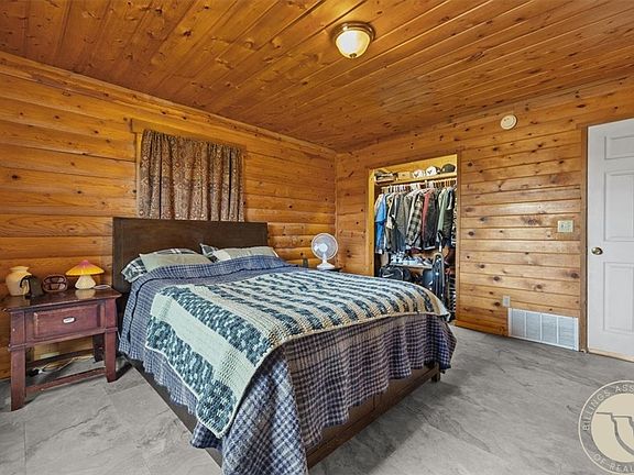 3rd image of 5615 Scandia Rd
