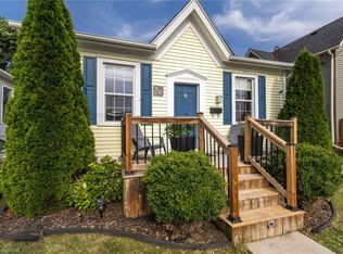 36 Woodland Ave, Saint Catharines, ON L2R 5A2