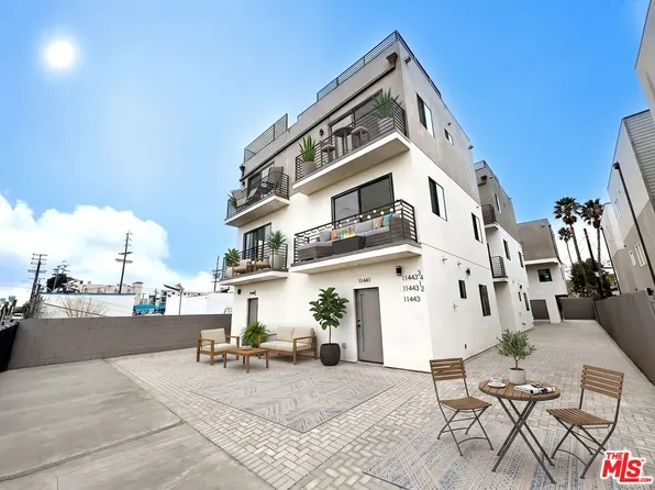 11443 1/2 Hatteras St, North Hollywood, CA 91601