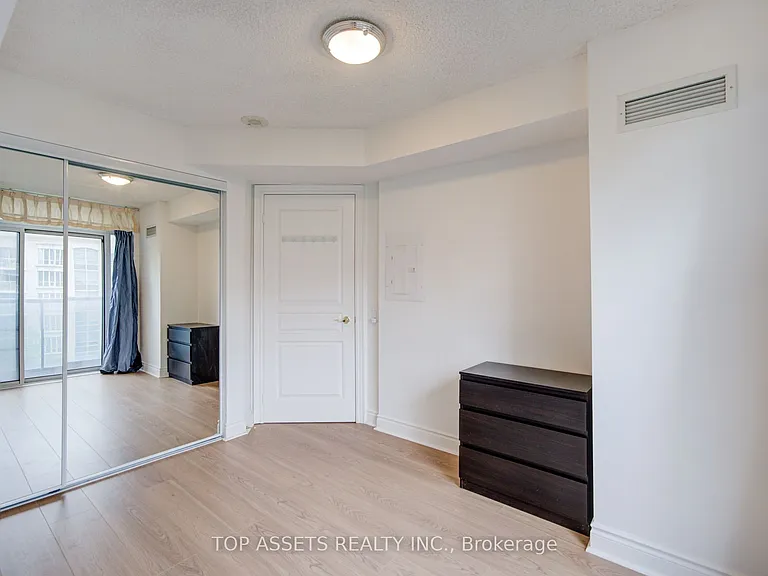 10 Northtown Way #606 — Photo 30