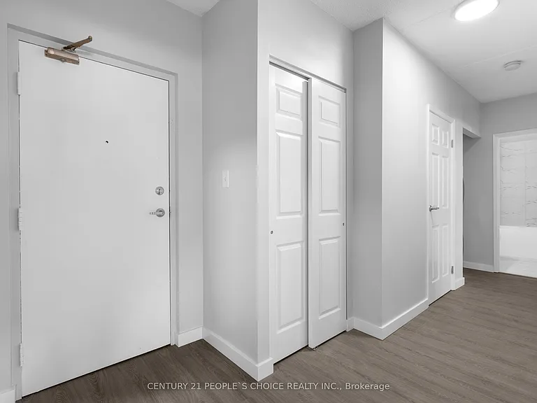 72 Main St E #107 — Photo 14