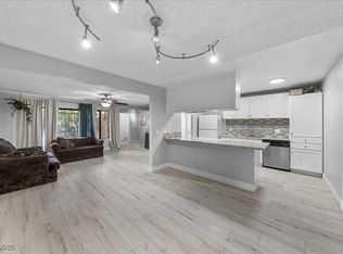 5026 Village Dr, Las Vegas, NV 89142