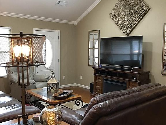 5th image of 1206 Skyline Dr