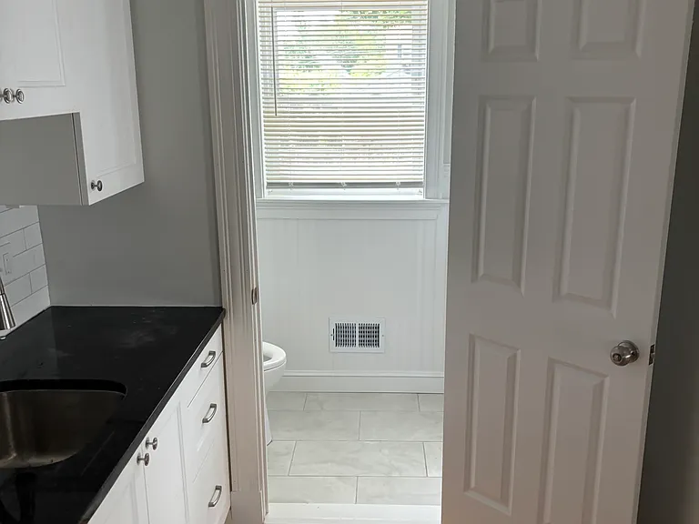 109 Magoun Ave — Photo 6