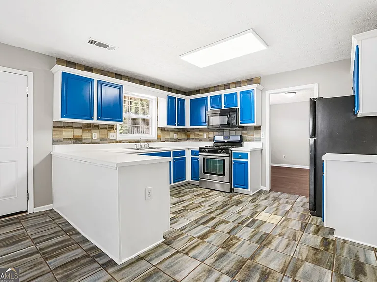 690 Burnham Rdg — Photo 8