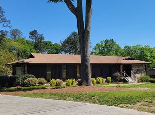 2082 Windsor Dr, Lithia Springs, GA 30122