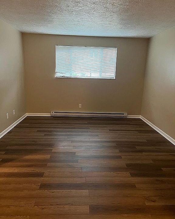 1st image of 901 Westwood Ct
