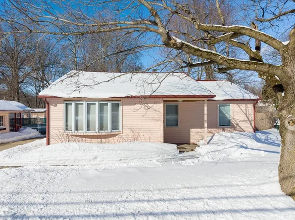 1086 North St, Feeding Hills, MA 01030