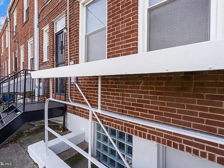 3572 Juneway #1 — Photo 19