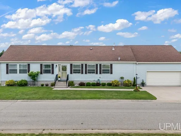 1620 Willow Creek Rd #20, Escanaba, MI 49829