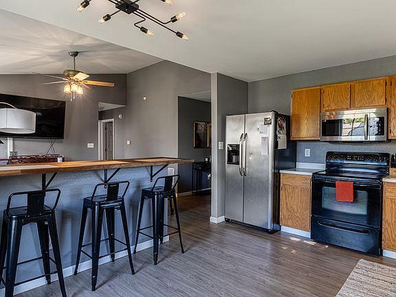 4th image of 8510 Sweet Birch Dr