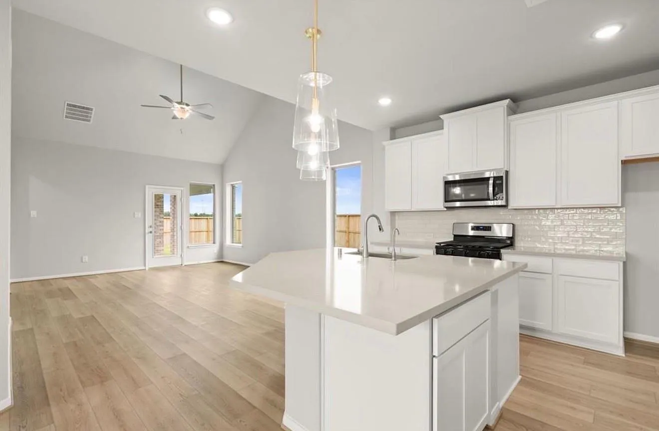 4 bed, 2.5 bath, 2464 sqft, $2,950 — Photo 4