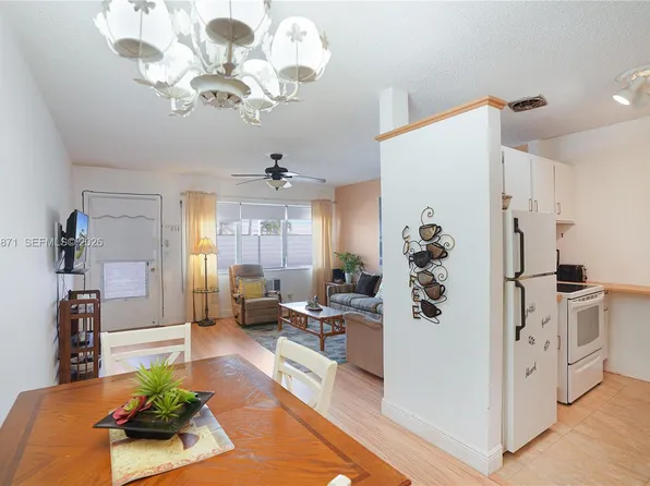 820 SW 11th Ave, Hallandale, FL