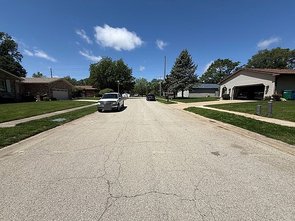 4th image of 640 E Stella Dr