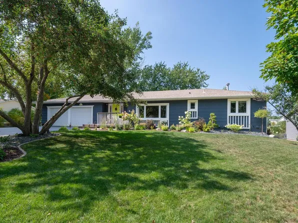 221 Jackson Ave NW, Watertown, MN 55388