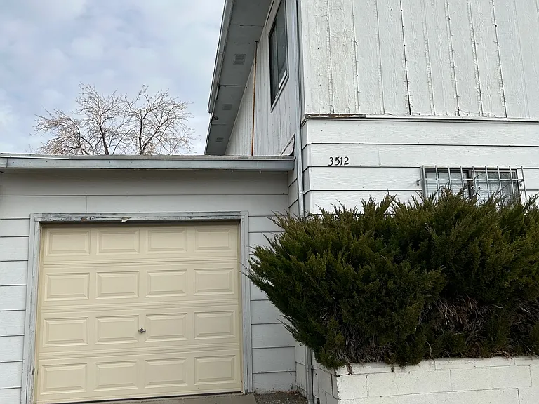 3512 Wellesley Dr NE #C — Photo 3