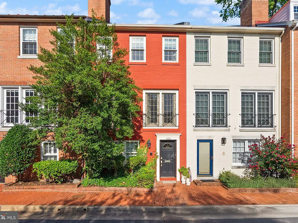 623 Pommander Walk