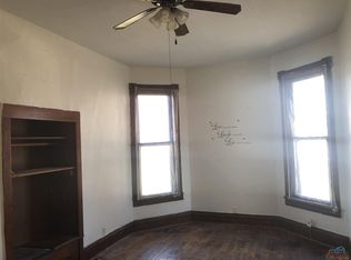 106 N 3rd St, Clinton, MO 64735