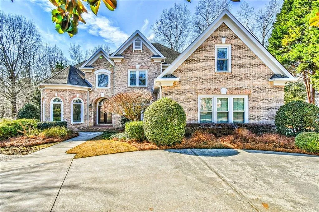 5 bed, 7.0 bath, 6543 sqft, $7,500 — Photo 1