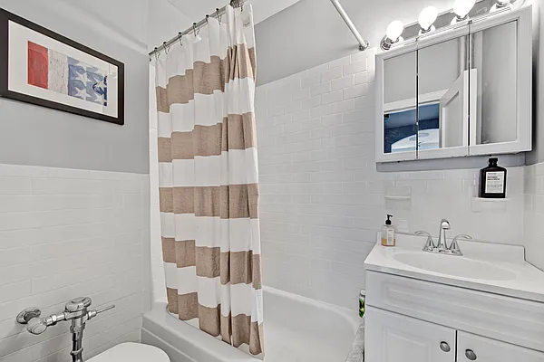 Rented by Compass | media 18