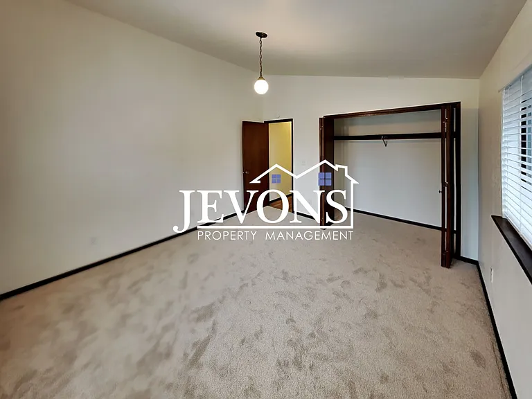 1202 S 39th Ave — Photo 27