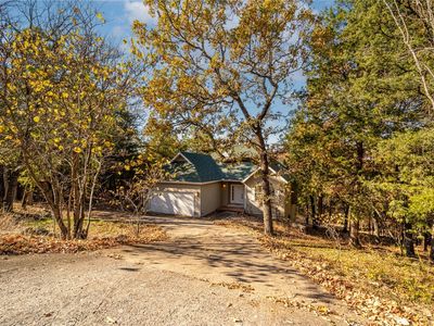 17 Thomas Cir E, Holiday Island, AR, 72631